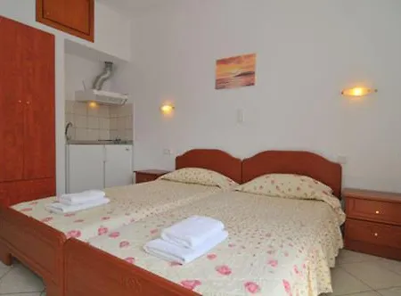 Apartament Iris Prínos