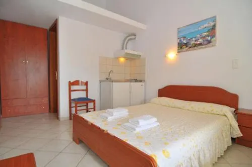 דירה Iris Prínos