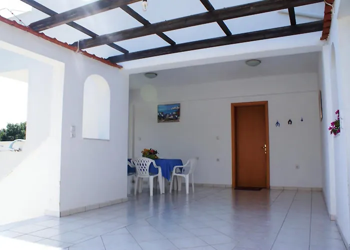 דירה Iris Prínos